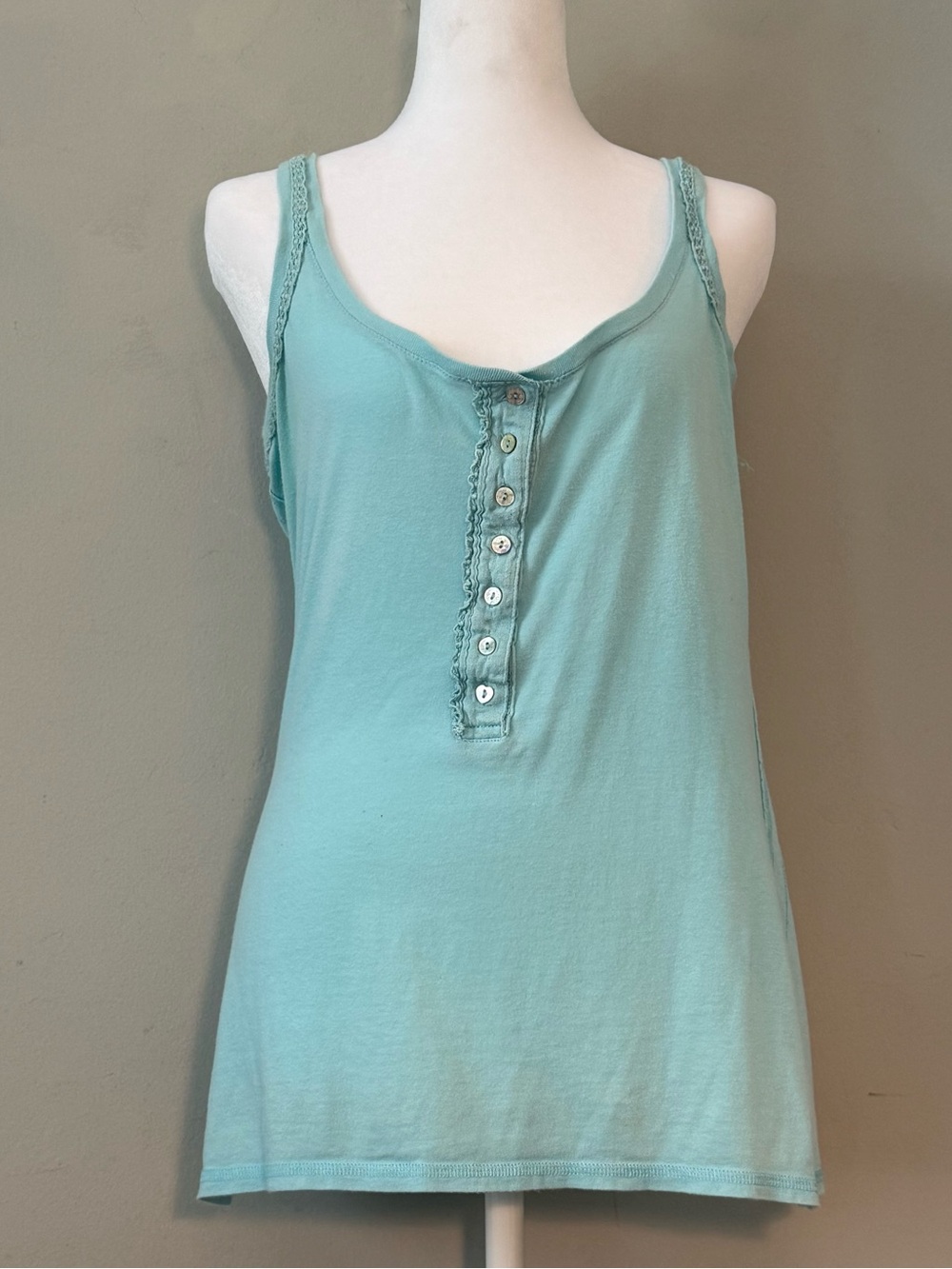 TWISTED HEART Light Aqua Button-Front Lace Strap Tank Size M